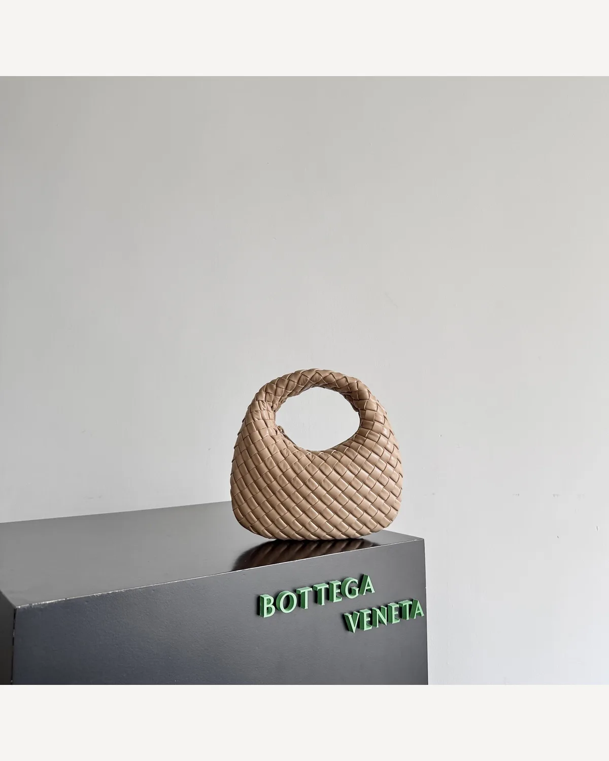 Bottega Veneta Hobo — Beige
