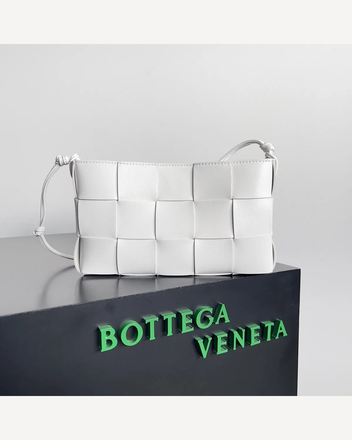 Bottega Veneta Cassette — White