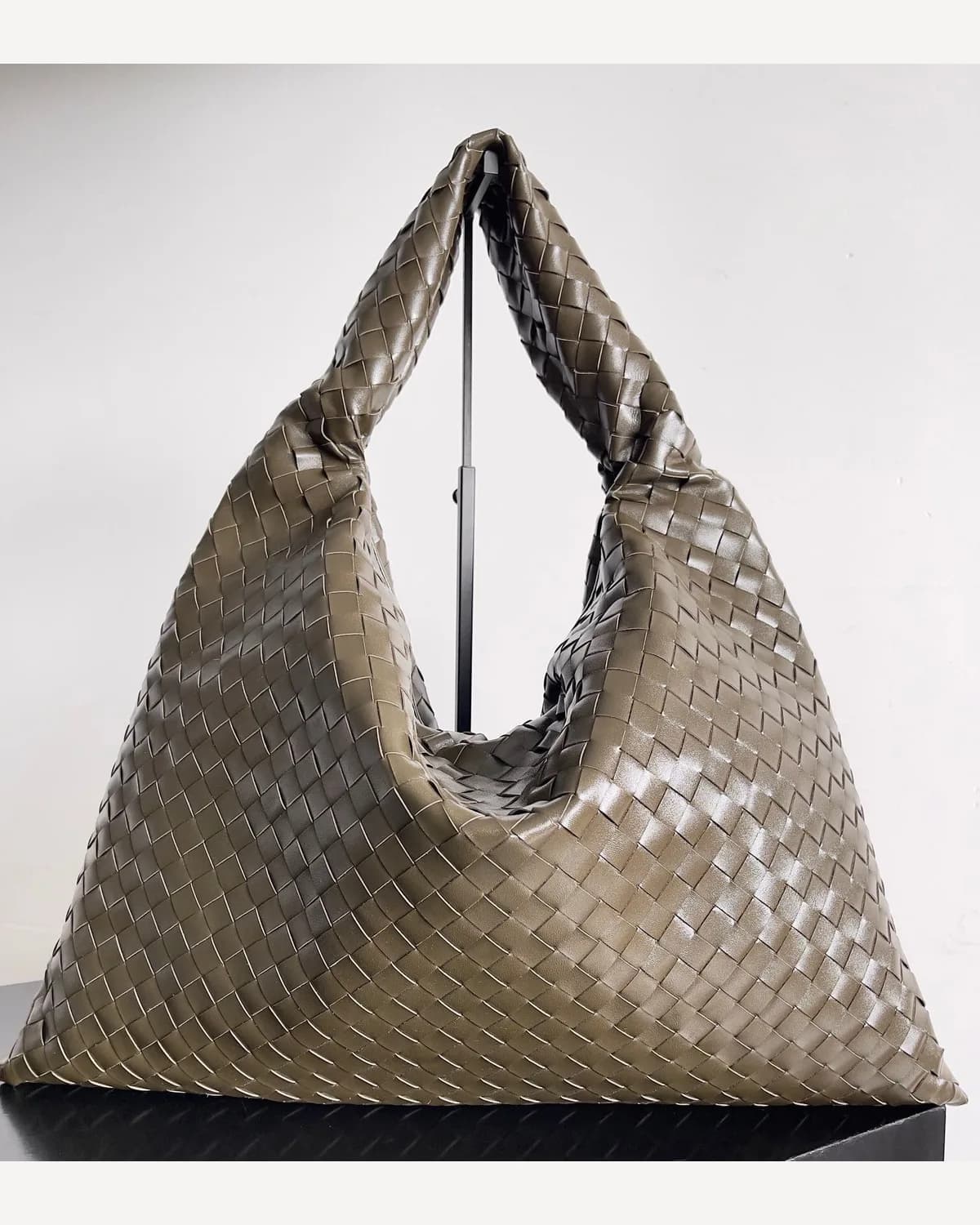 Bottega Veneta Hop — Taupe Woven