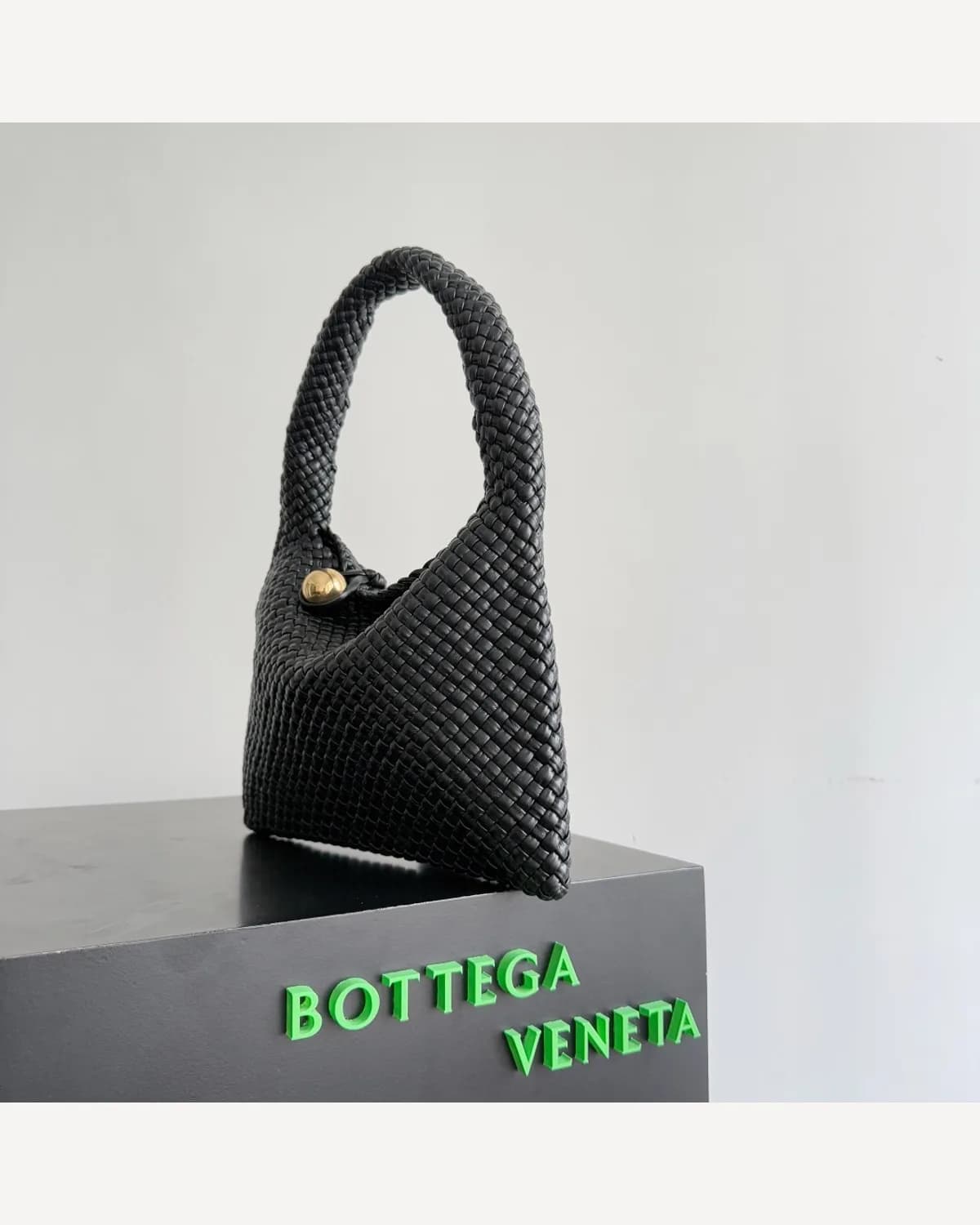 Bottega Veneta Tosca — Black