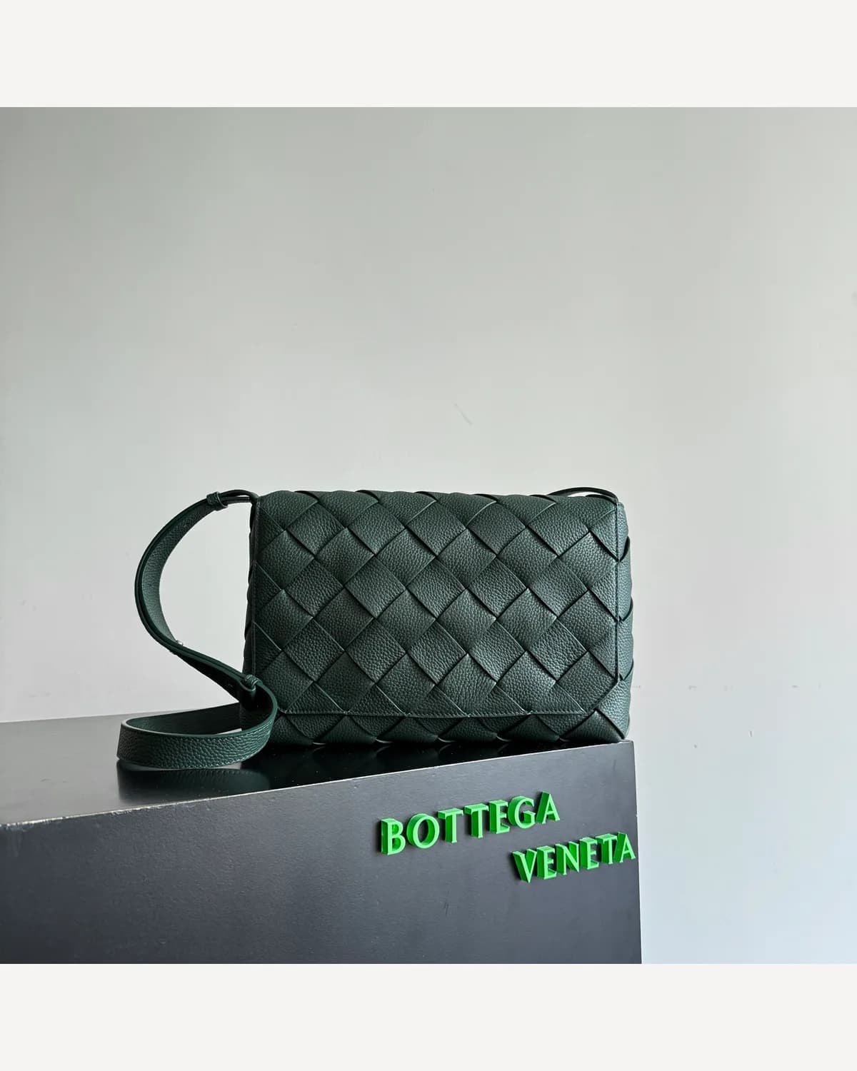 Bottega Veneta Woven Crossbody — Green
