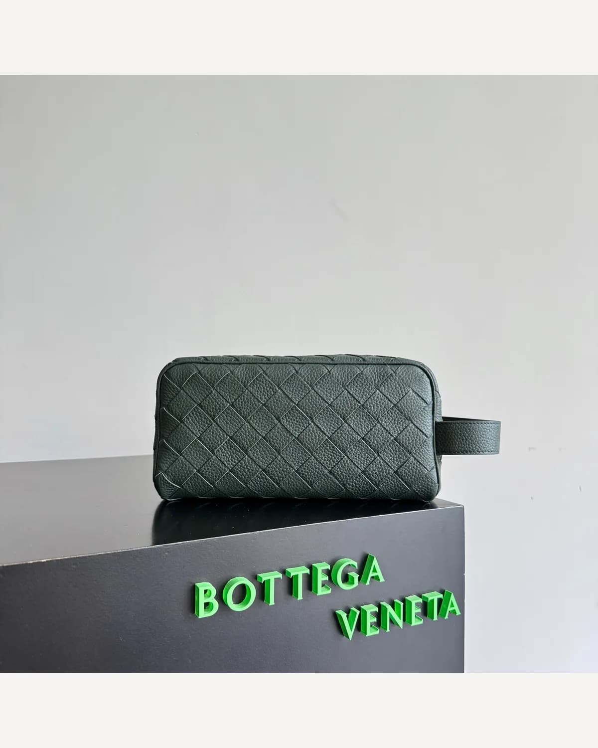 Bottega Veneta Woven Wash Bag — Dark Green