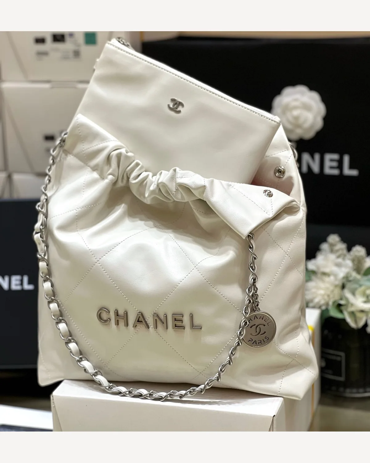 Chanel 22 — White