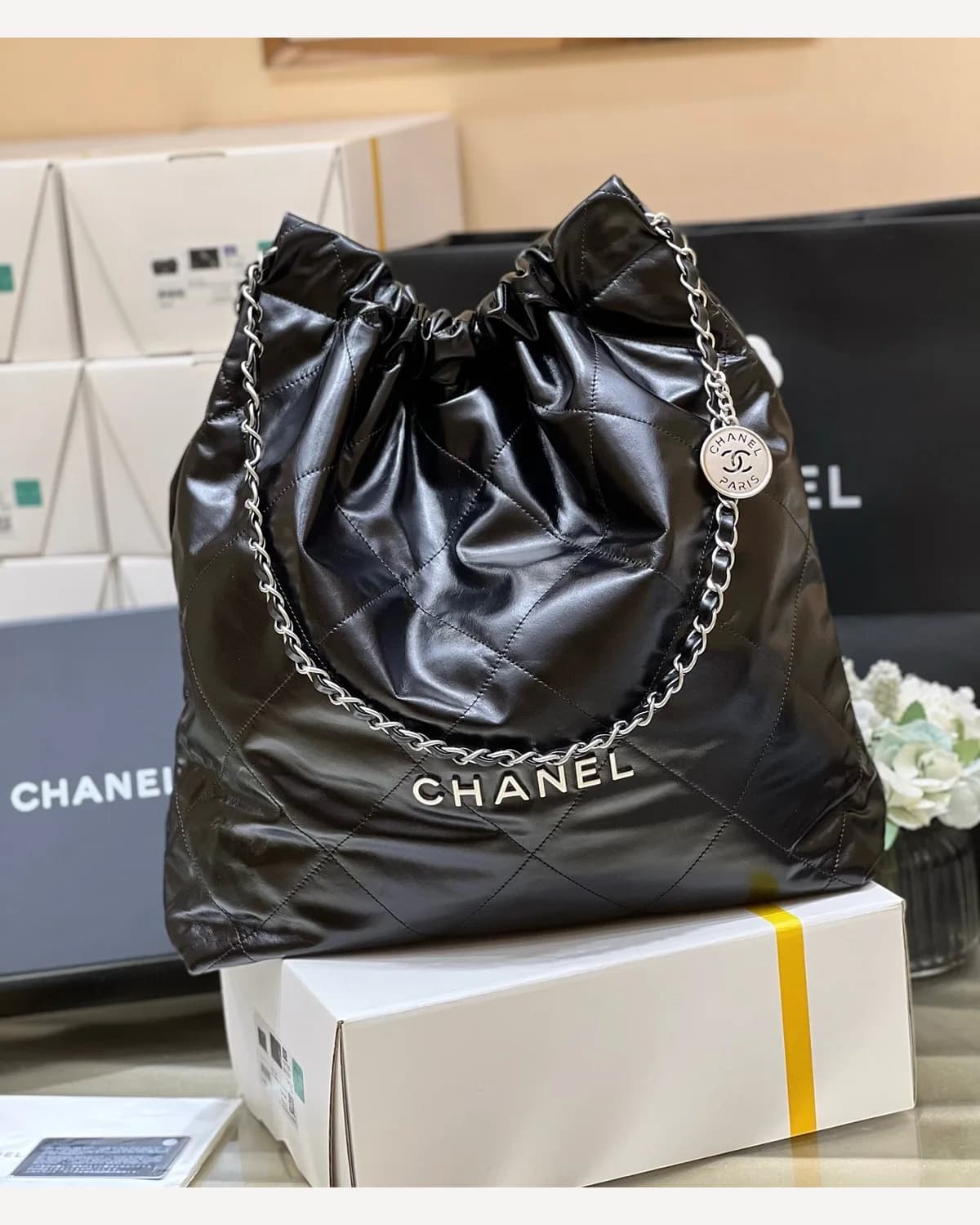 Chanel 22 — Black