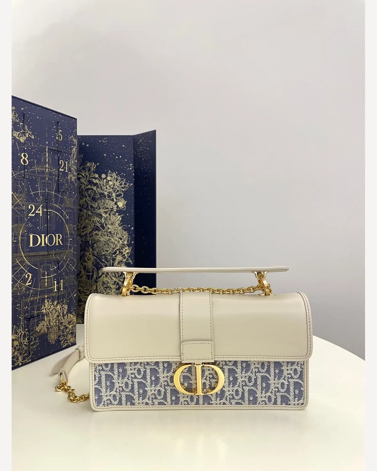 Dior 30 Montaigne — Cream & Oblique