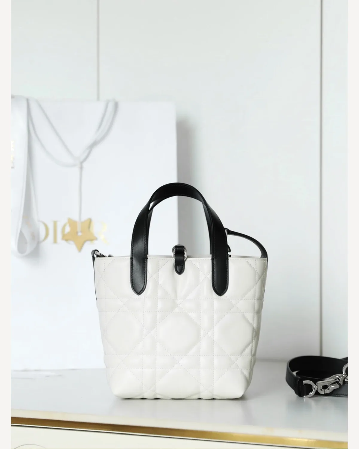 Dior Toujours — White