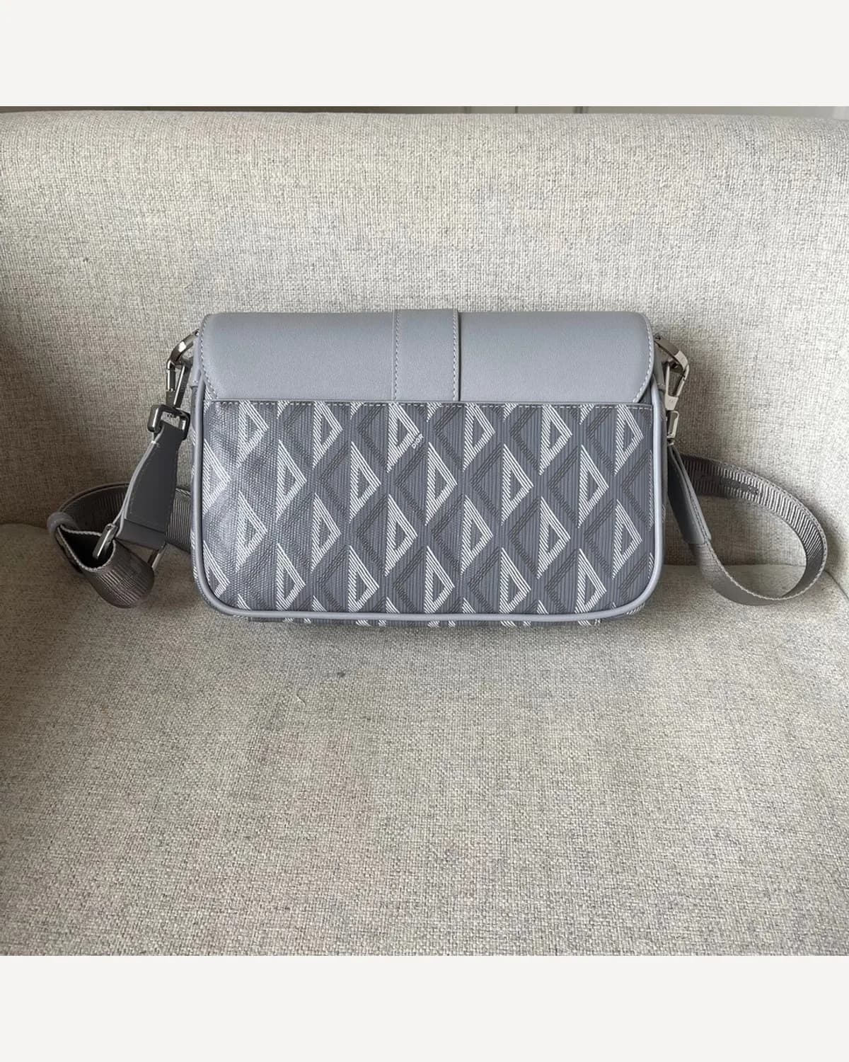 Dior Hit the Road Messenger — Grey