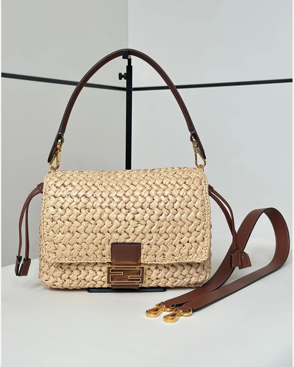 Fendi Baguette — Raffia (Flat Weave)