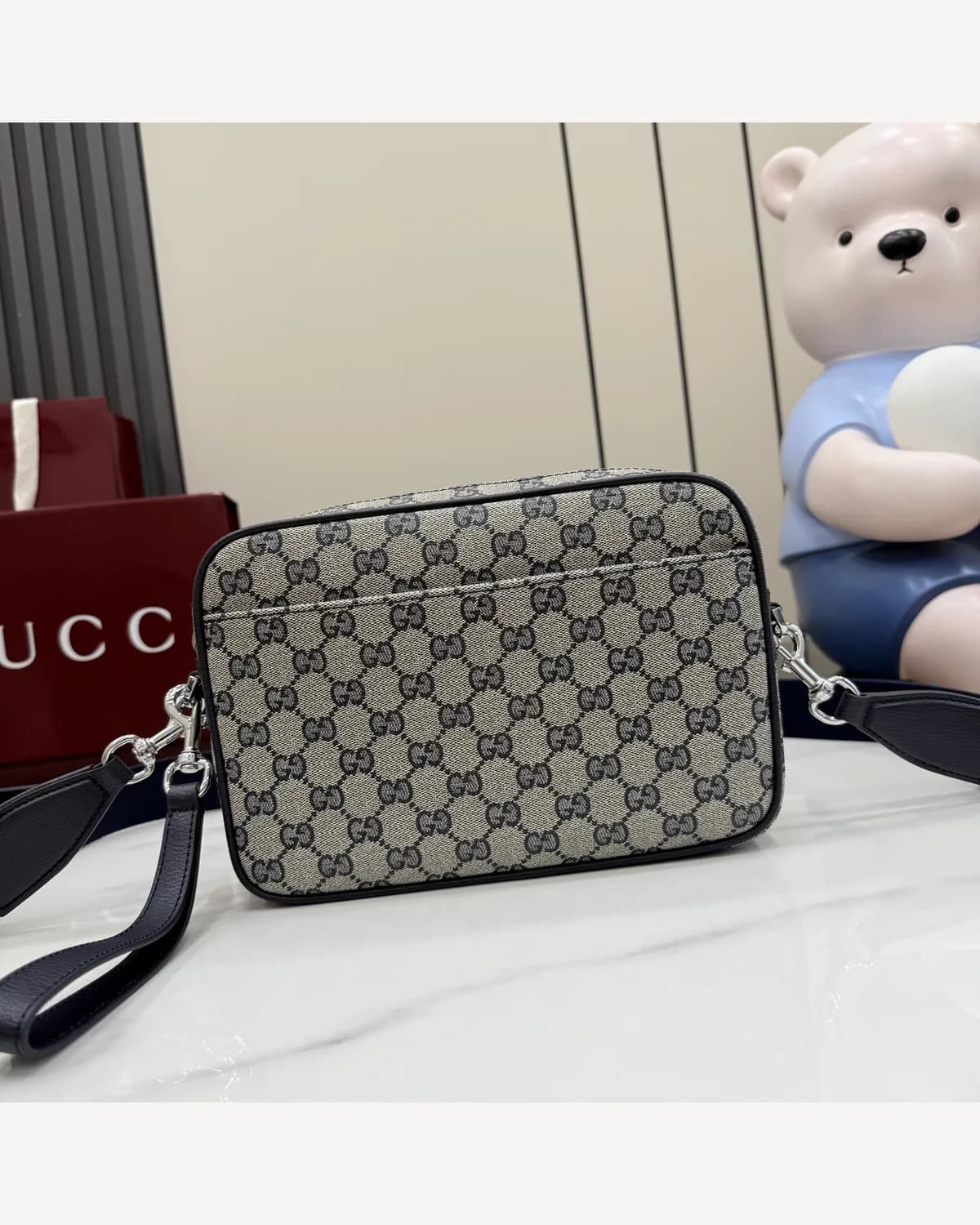 Gucci GG Supreme Camera Bag — Grey