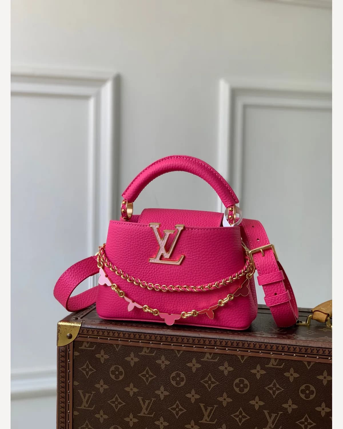Louis Vuitton Capucines Mini — Fuchsia