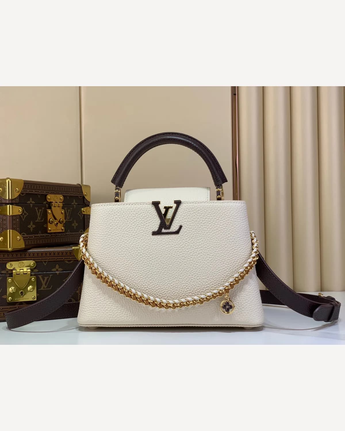 Louis Vuitton Capucines — Cream
