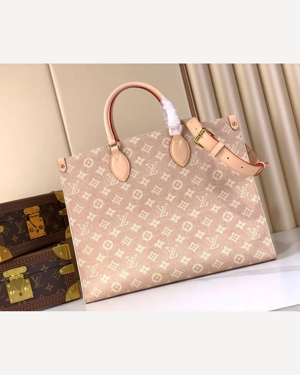 Louis Vuitton OnTheGo — Powder Monogram