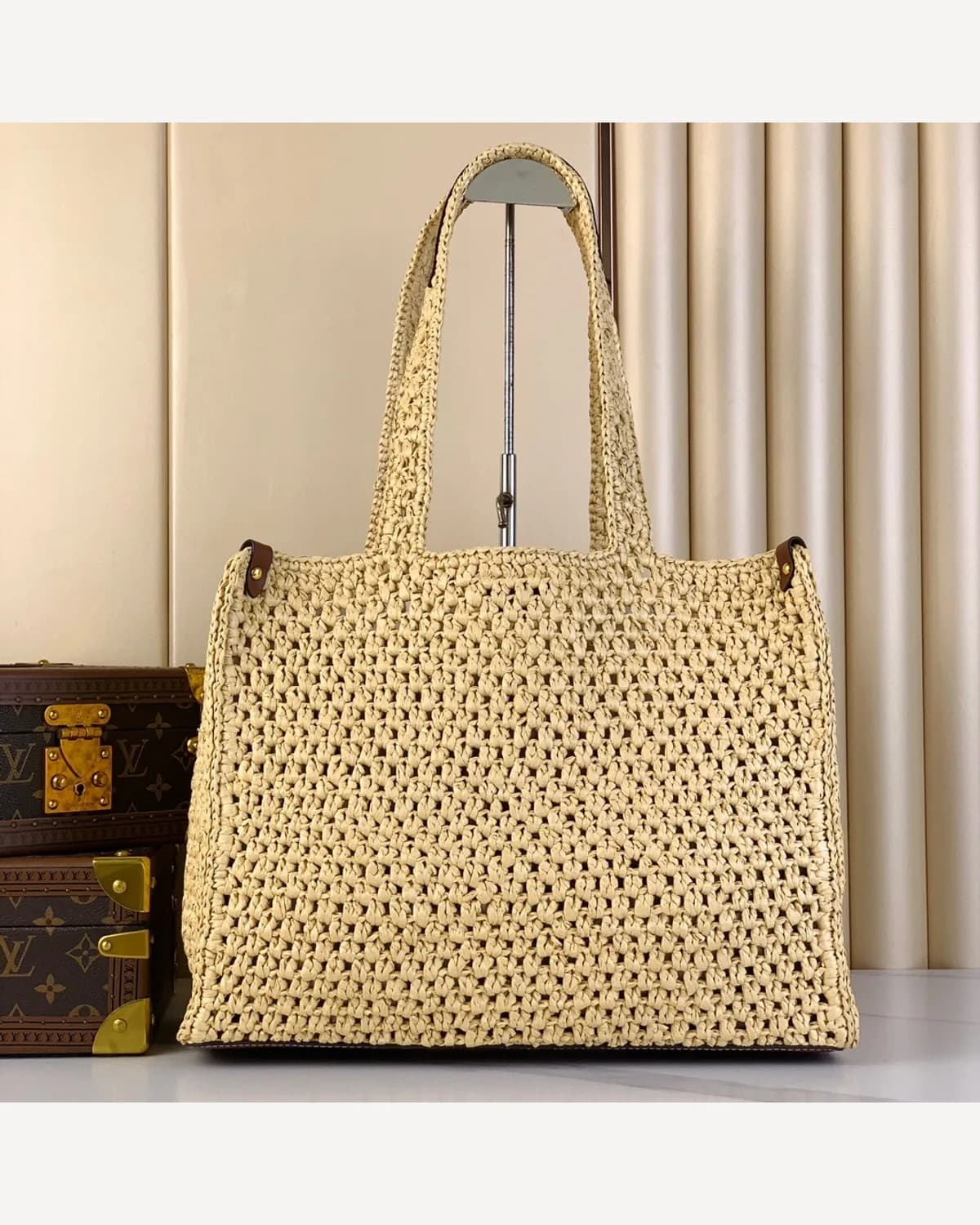 Louis Vuitton OnTheGo — Raffia