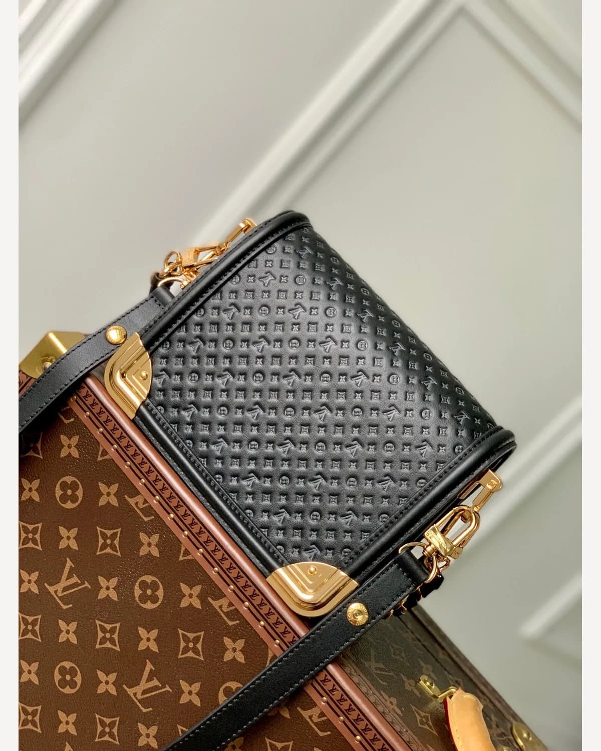 Louis Vuitton Dauphine — Black Textured