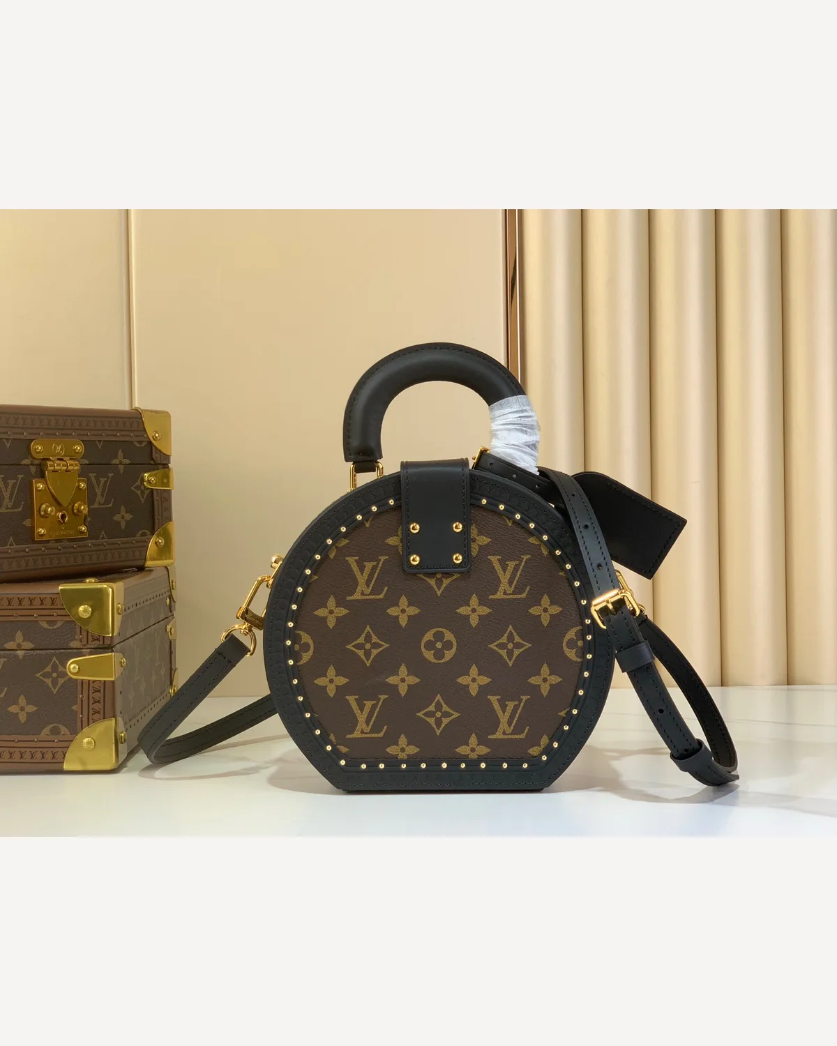Louis Vuitton Round Bag — Monogram